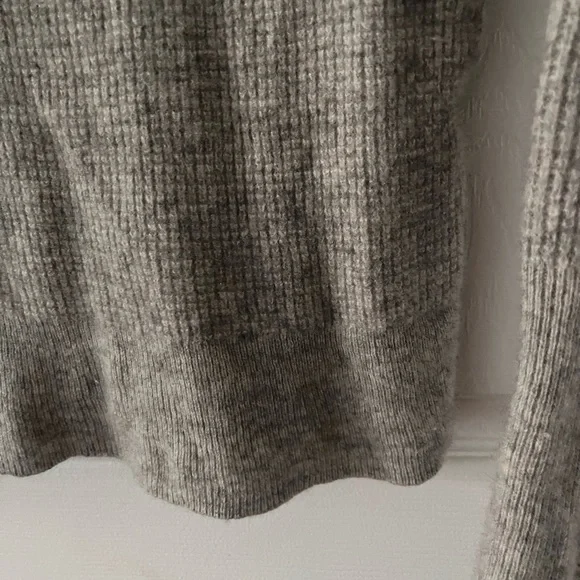 J. Crew Women's 100% cashmere Gray Sweater - Picture 3 of 7